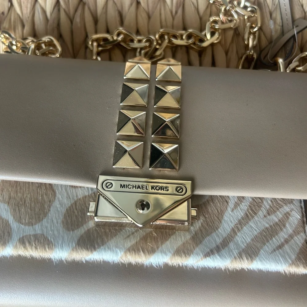 Studded Beige Leather Shoulder Bag - Picture 7 of 13